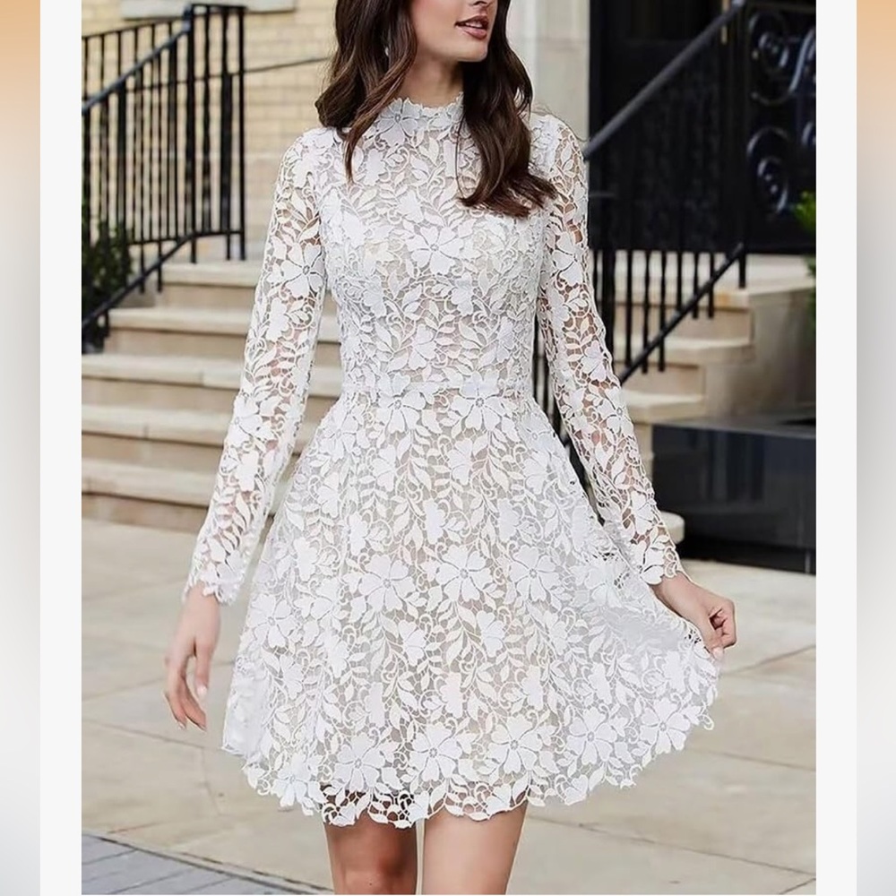 Women’s Short Lace Wedding Dress- size 10US